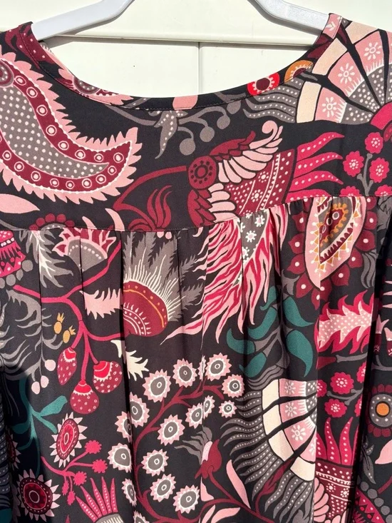 Loft, paisley pink/maroon keyhole blouse- medium - Picture 2 of 4